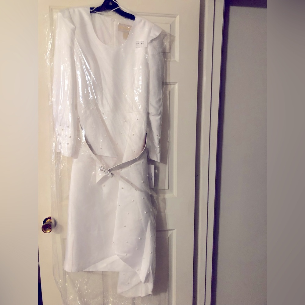 White long sleeve back zipper dress with faux pearls. New never worn size 14.